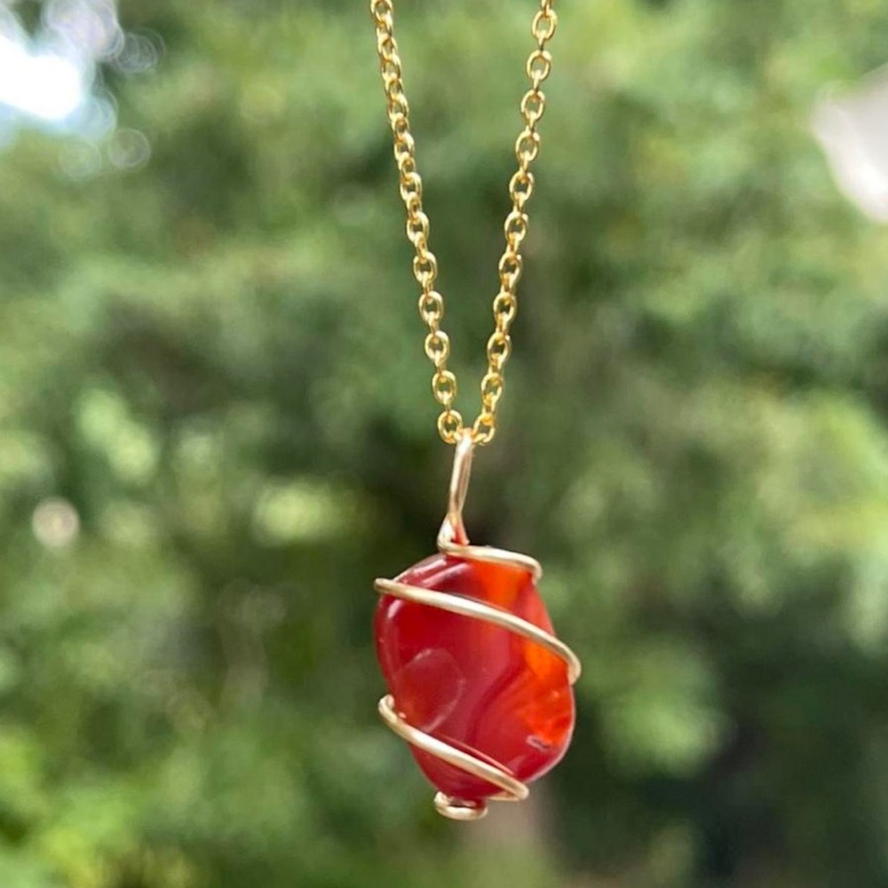 Small carnelian crystal necklace - Picture 4 of 4